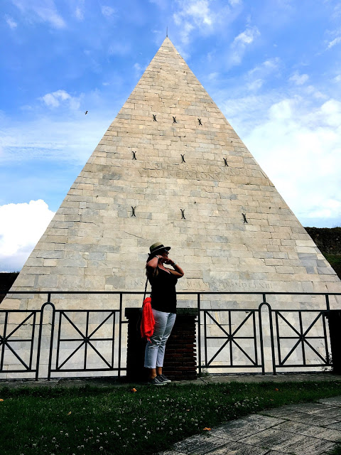 cestius pyramid rome
